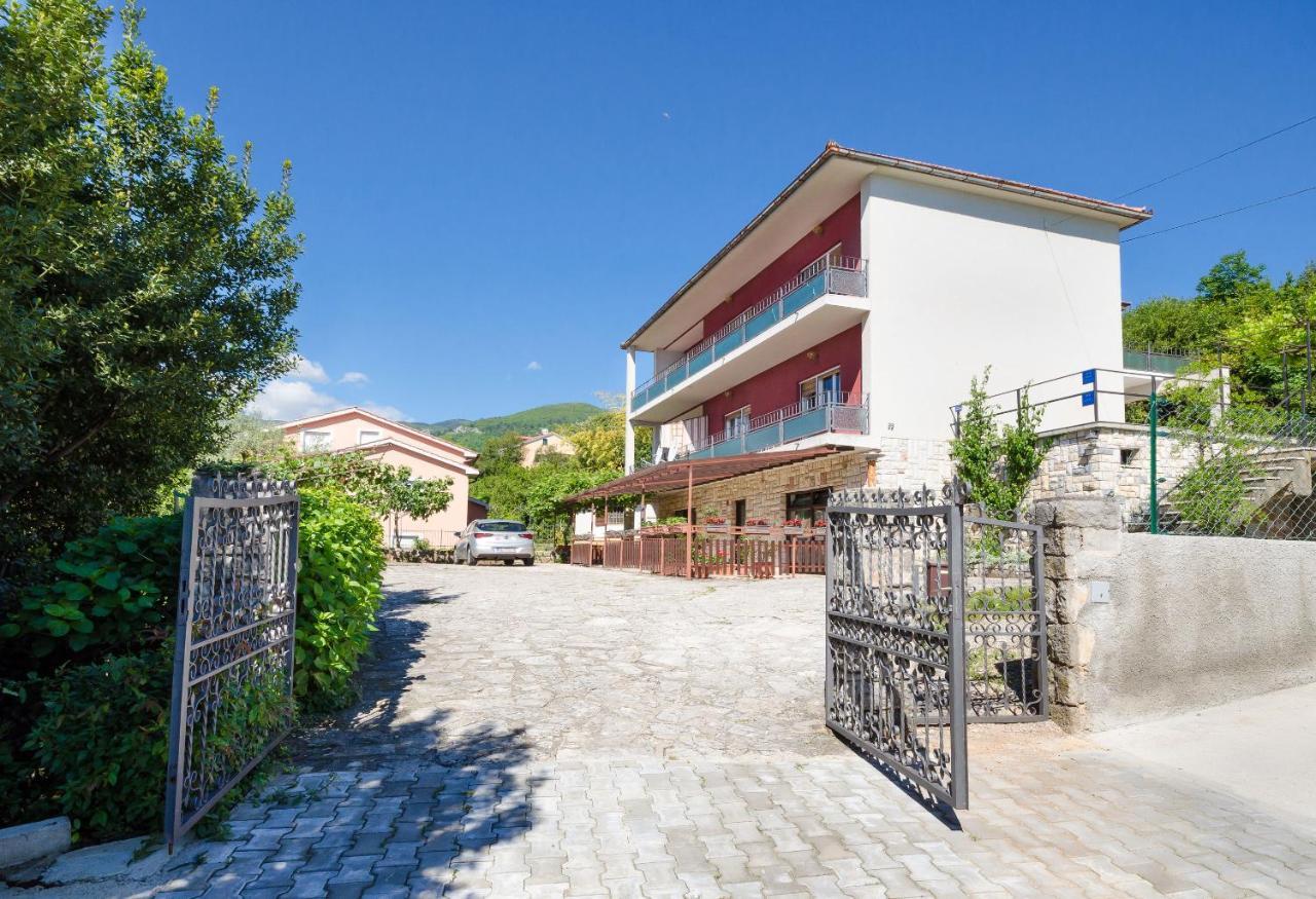Apartments Mladen Jelica Icici Exterior photo